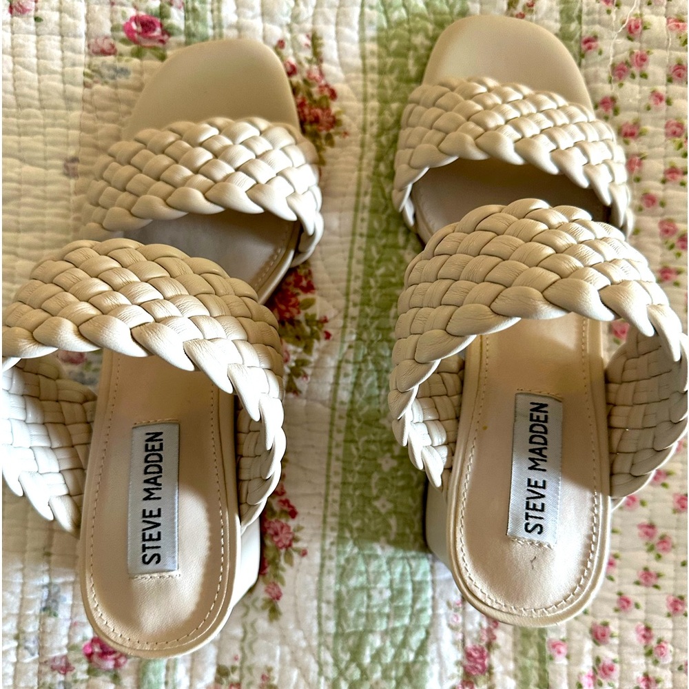 Steve Madden heels. Beige